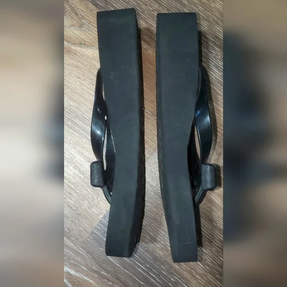 Brighton Sandals Flip flops Rubber Black Bow Rhinestone Silver Accent. Sz 9 - Picture 3 of 6